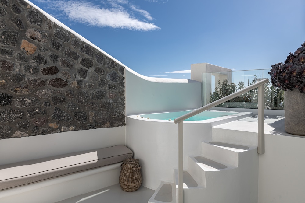 Akra Suites & Spa 25/50