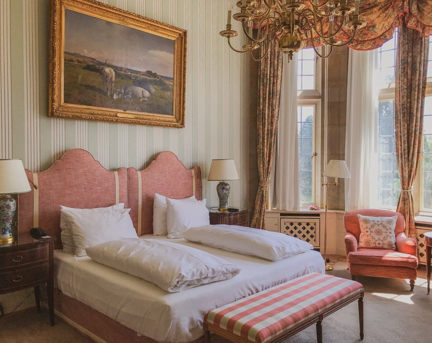 Castle, King Bed, Park View