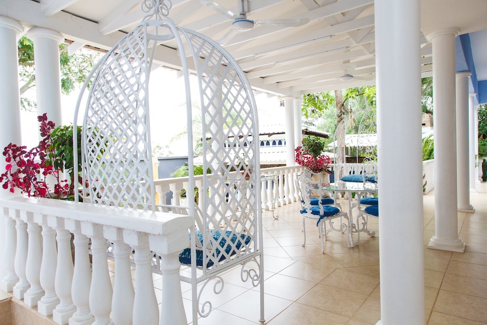 The Angels Place Boutique Hotel 6/38