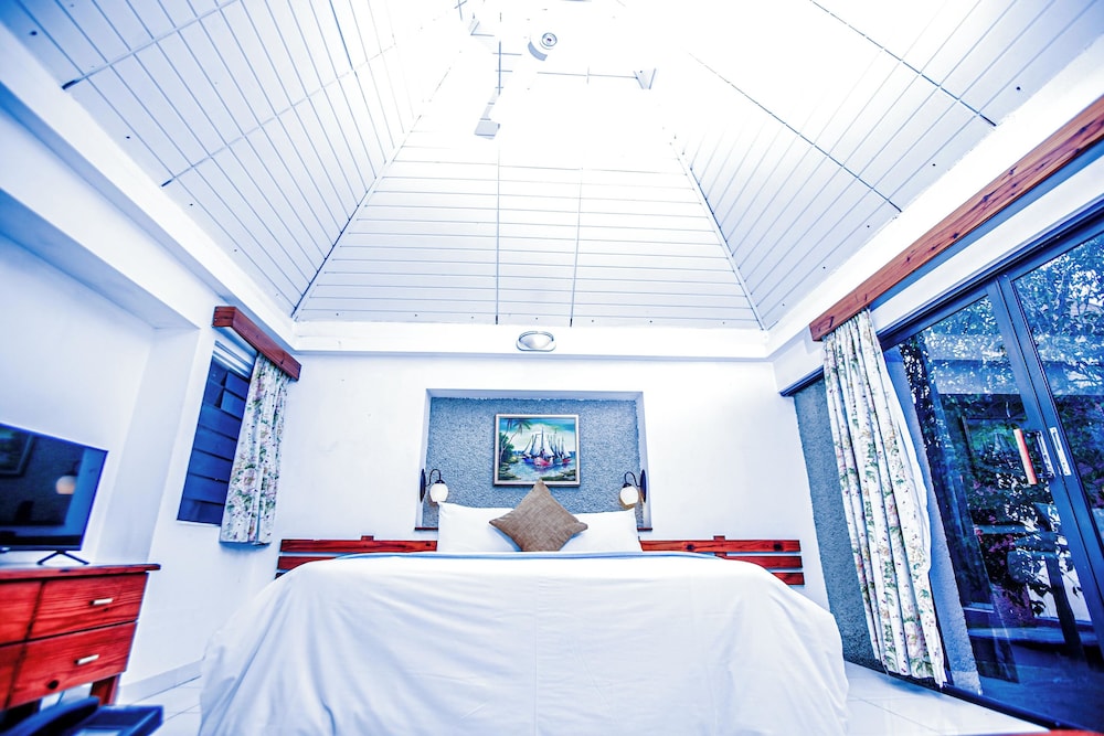 Visa Lodge 6/31