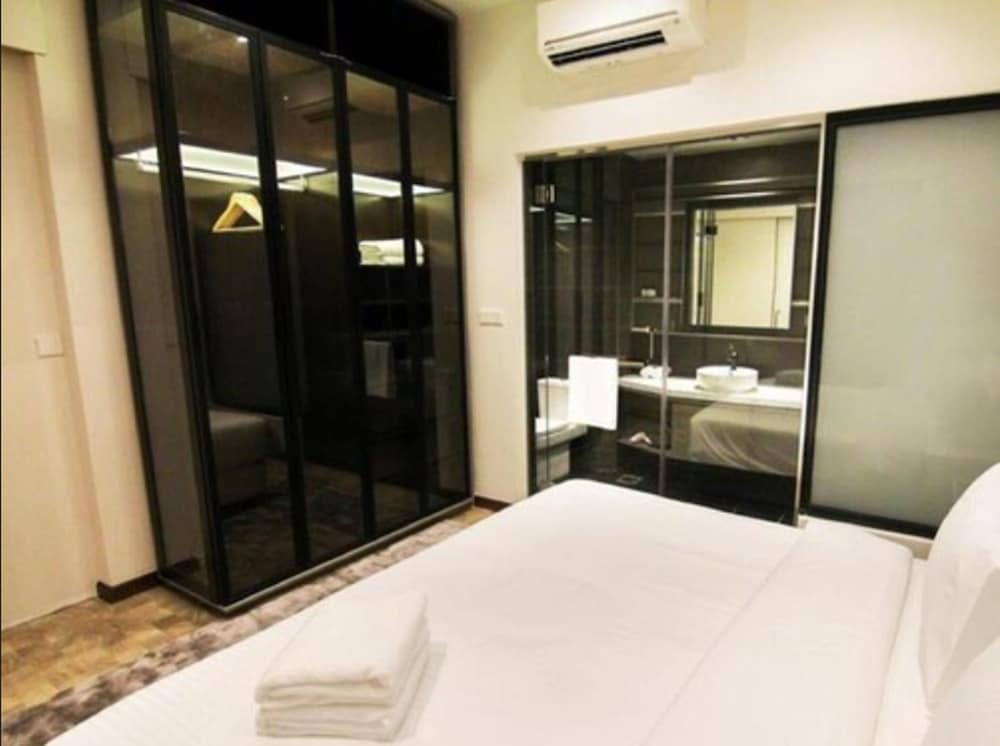 Expressionz Professional Suites by MyKey Global 20/50