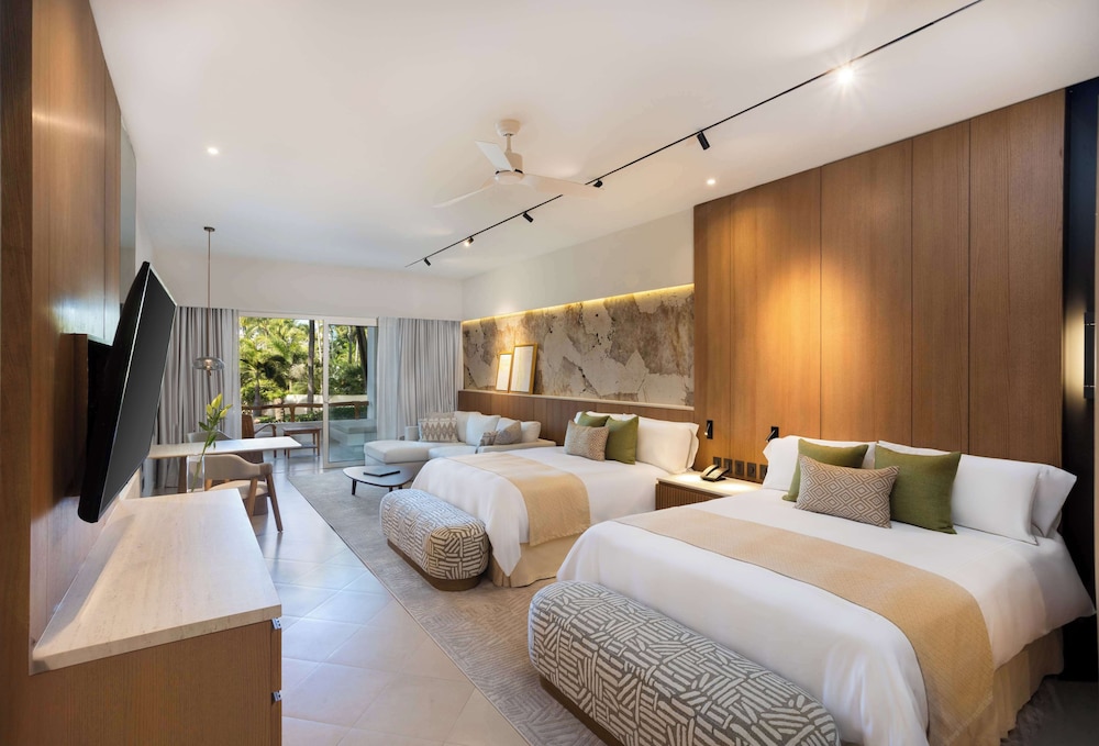 Master, Suite, 2 Queen Beds, Ocean Front