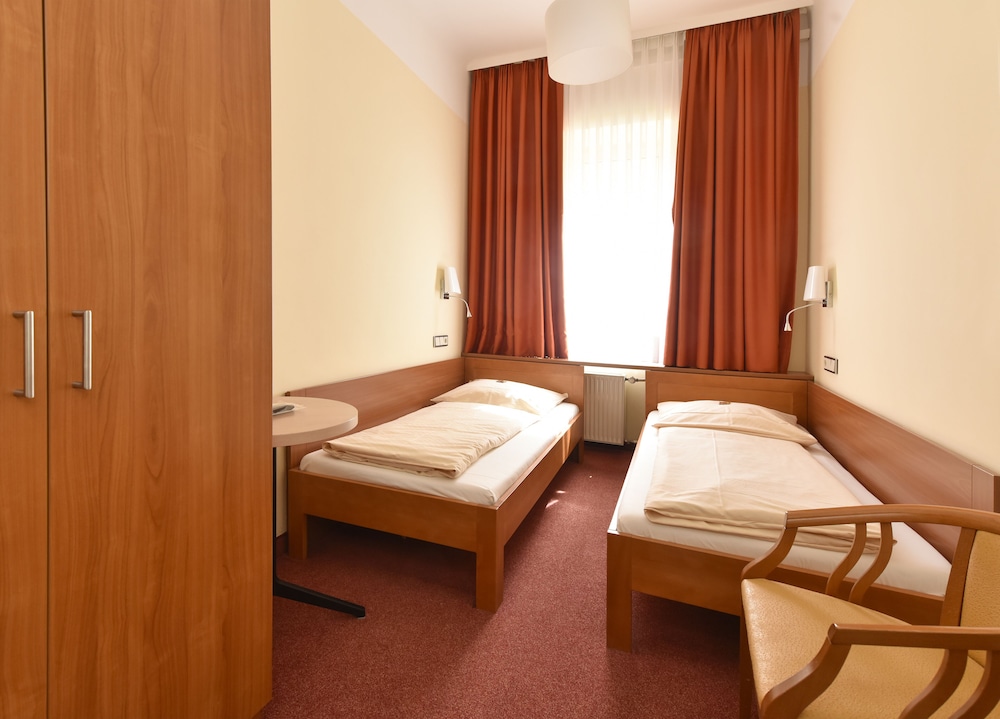 City Partner Hotel Adria 22/84