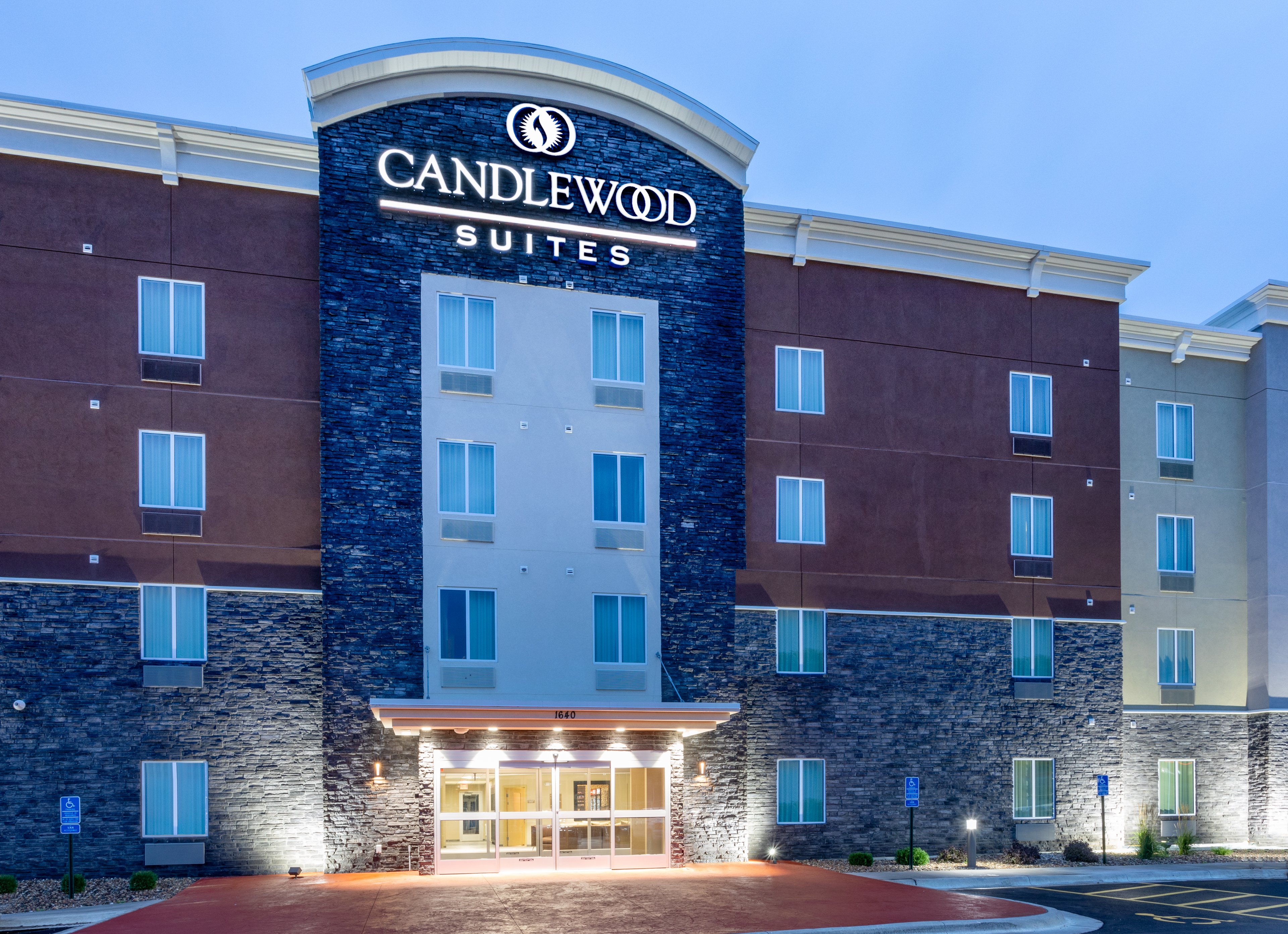 Candlewood Suites Rochester Mayo Clinic Area 4/50