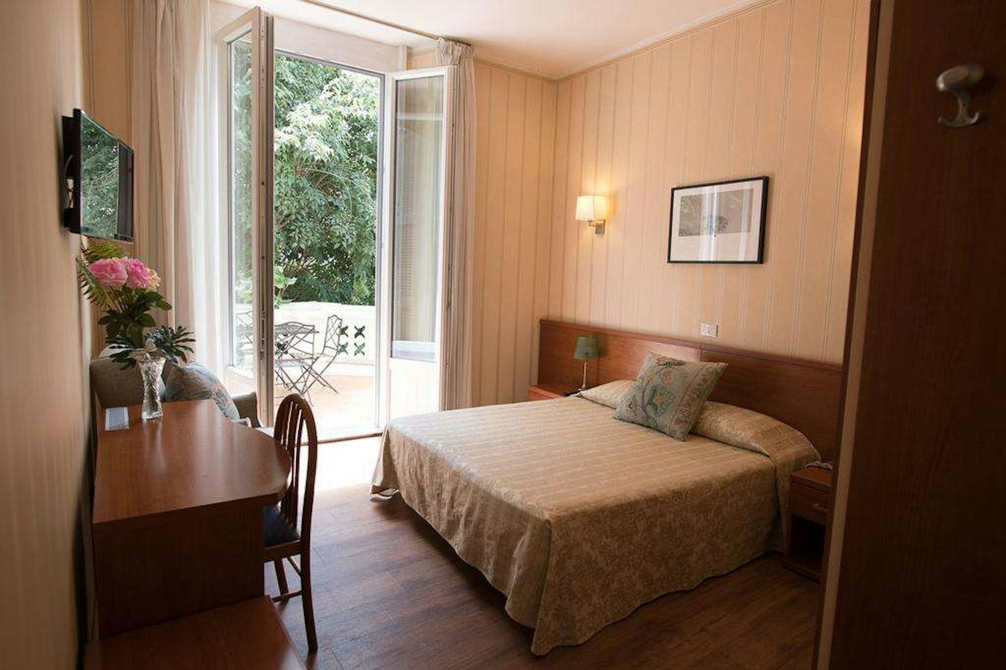 Hotel Villa Delle Rose 24/78
