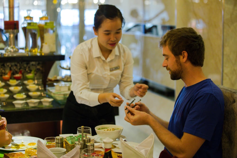 Ambassador Hanoi Hotel & Travel 33/40