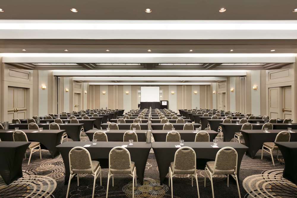 DoubleTree by Hilton New York LaGuardia Airport 47/54
