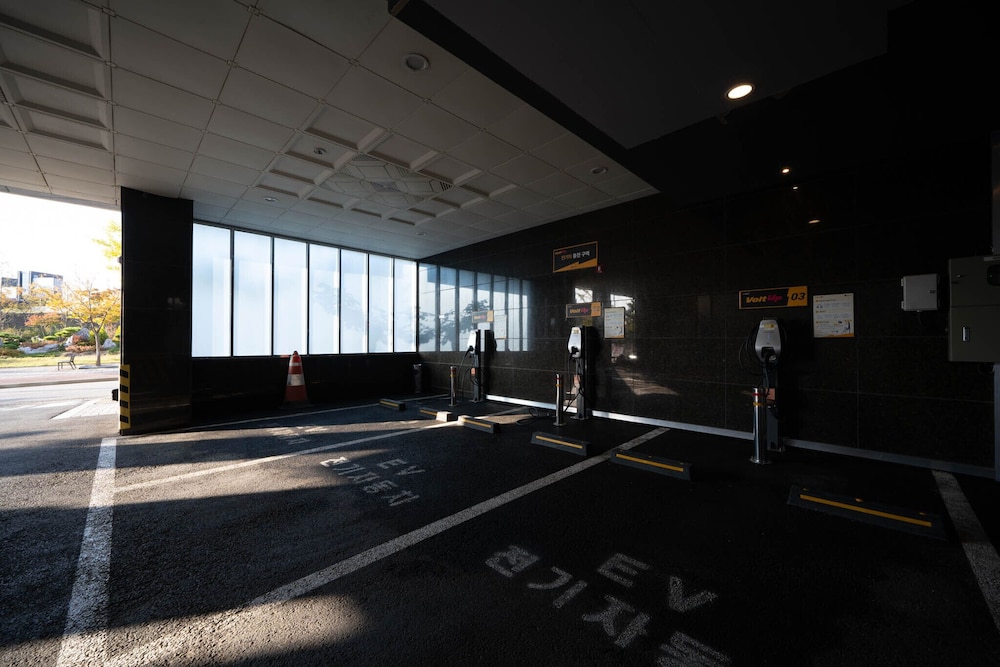 Brown-Dot Hotel Daegu Hyukshin Doshi 44/50
