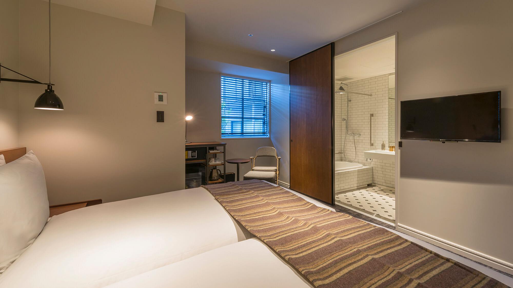 Universal, Standard, Twin Beds
