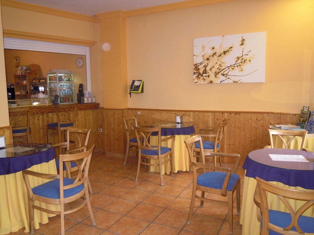 Hostal Moscatel 32/50