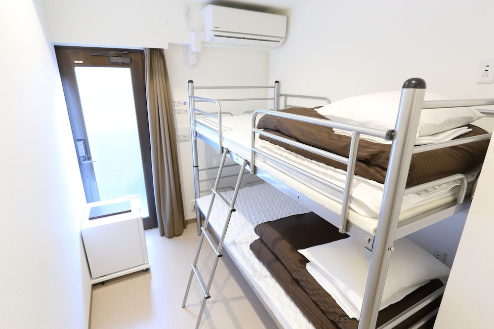 ROOM, TWIN BEDS, BUNK BED, SHARED BATHROOM