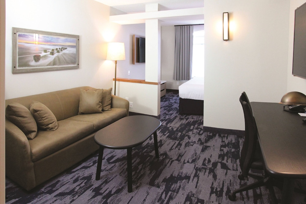 Fairfield Inn Suites Charleston Airport Convention Center 25/45