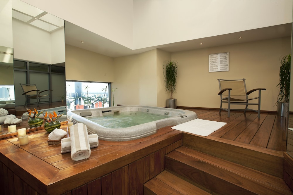 swimming pool spa