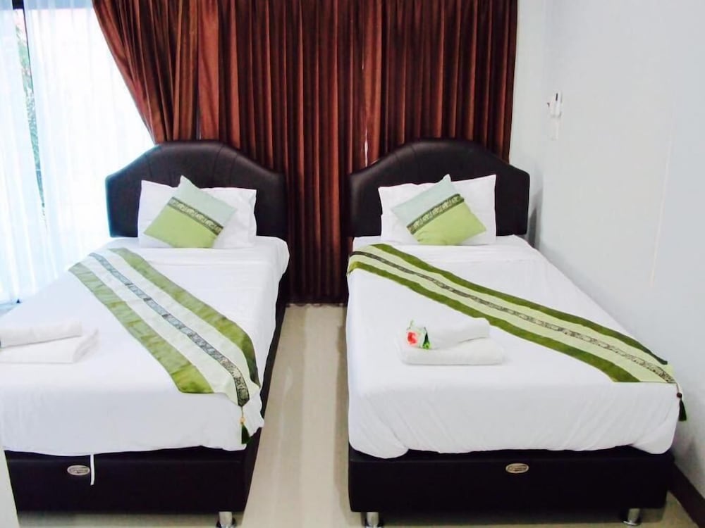 Retro Twin Home At Maesot 22/47