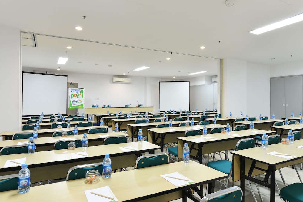 Pop Hotel Tanjung Karang Lampung 21/33