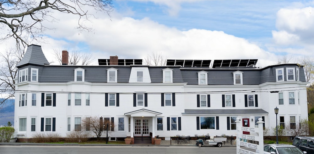 Sunset Hill House 4/68