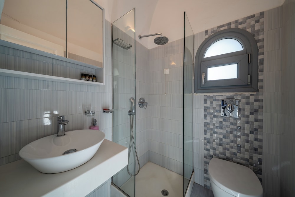 Ersi Villas 48/50