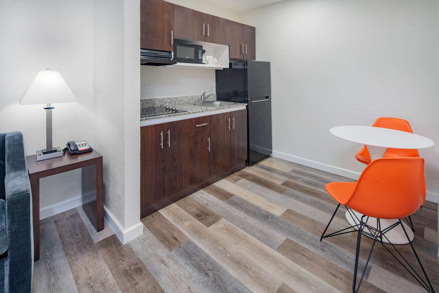 Howard Johnson Suites by Wyndham San Diego Chula Vista/BayFt 4/12