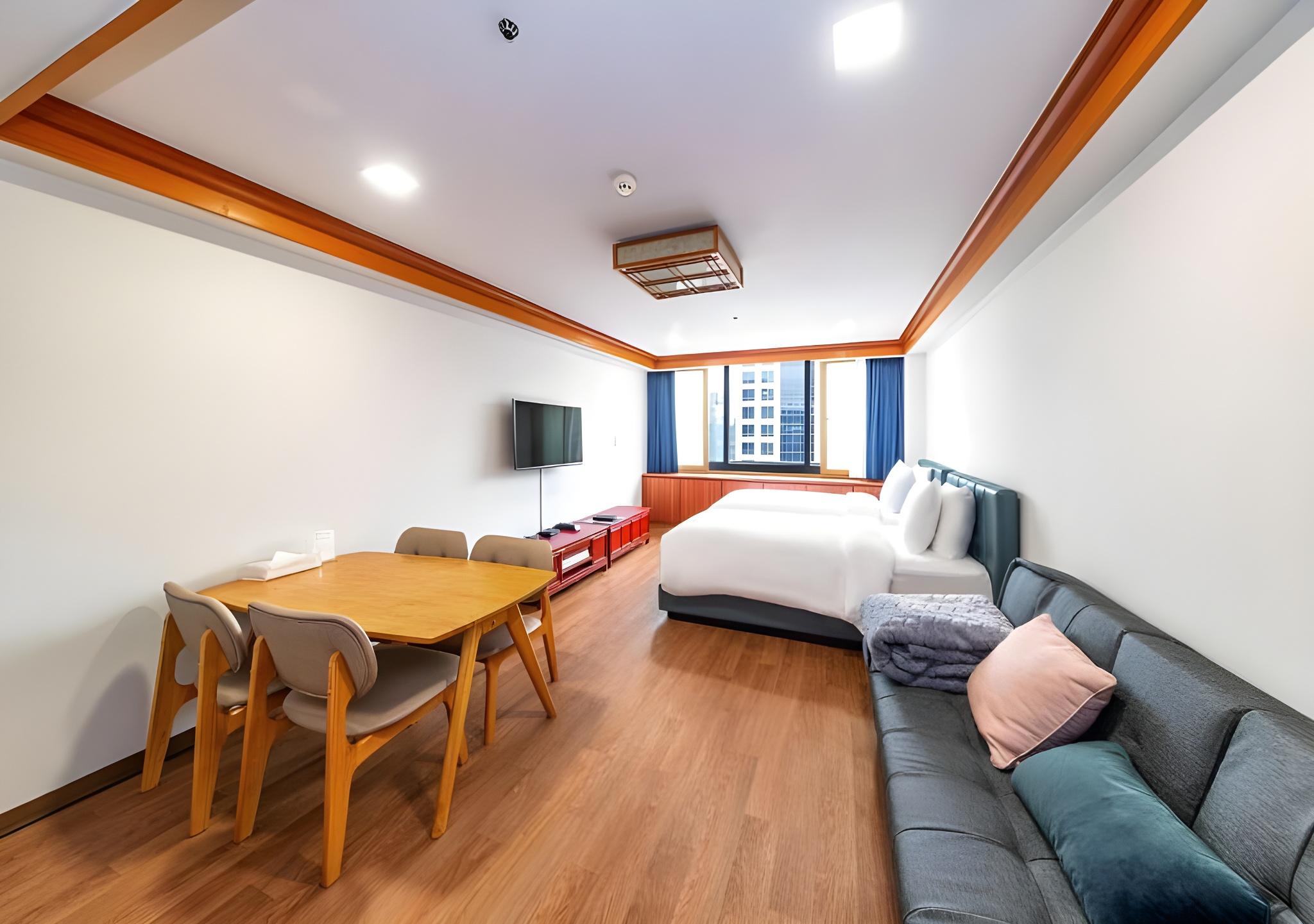 Apartment, Twin Beds