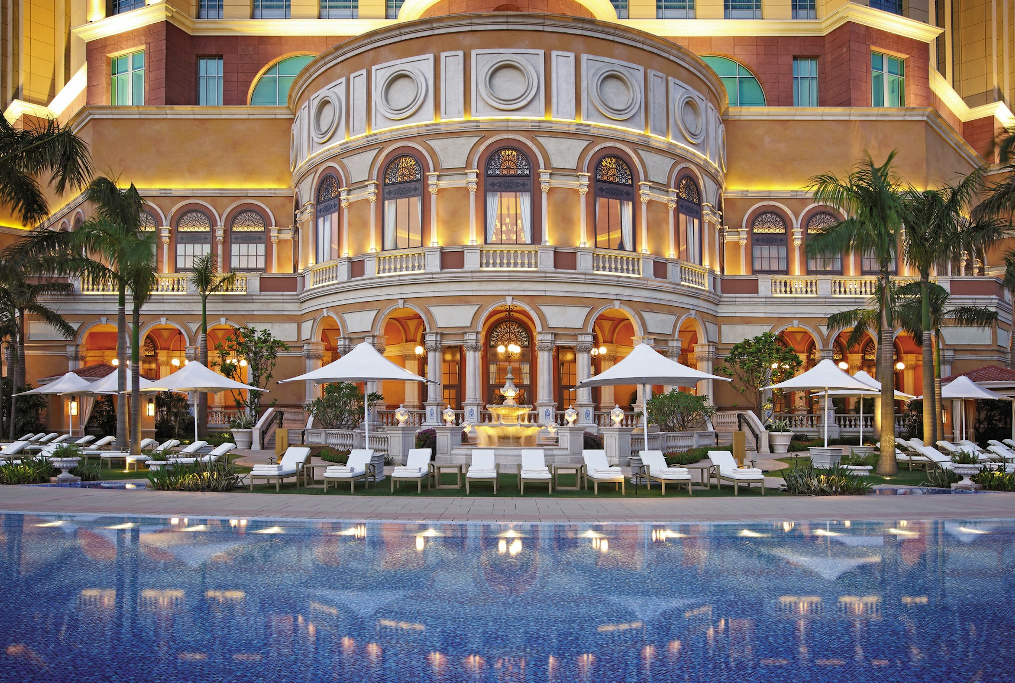 Four Seasons Hotel Macao 4/17