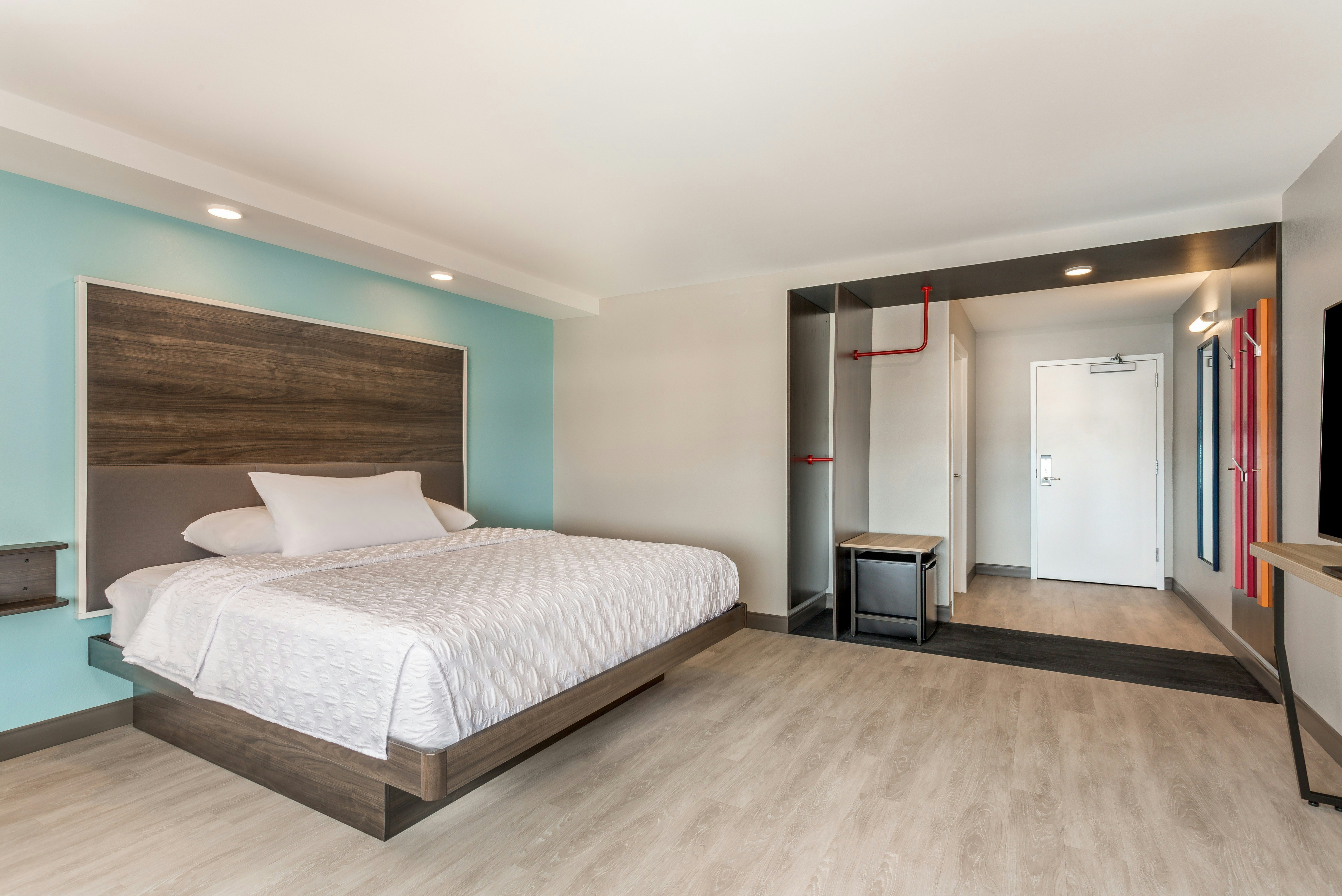 ROOM, KING BED, ACCESSIBLE