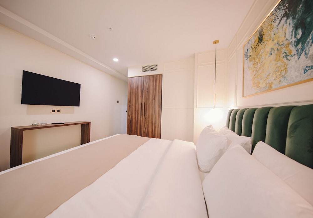 Standard, King Bed