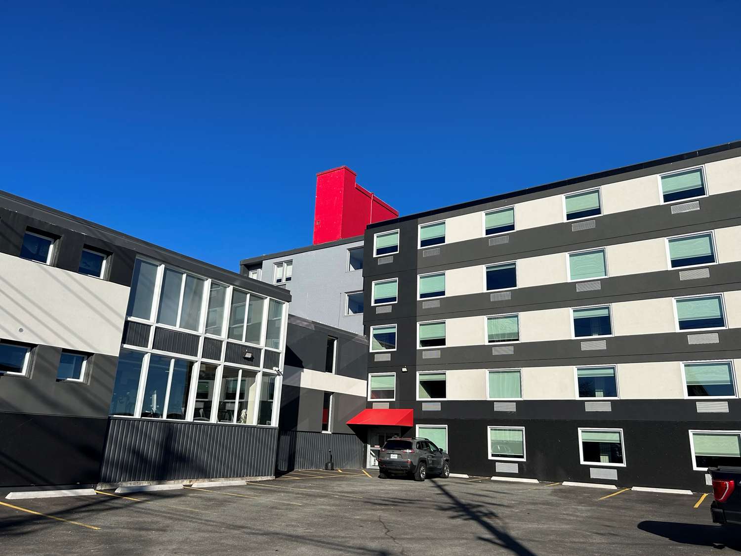 Quality Inn & Suites Thunder Bay Downtown 2/2