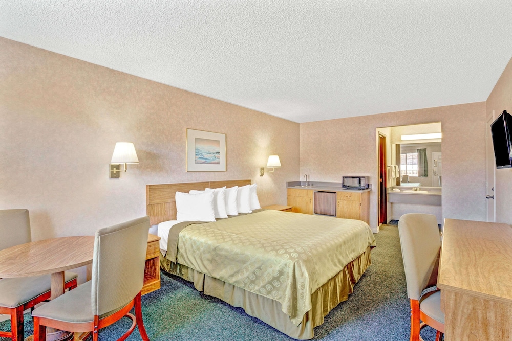 Days Inn By Wyndham Carson City 10/18