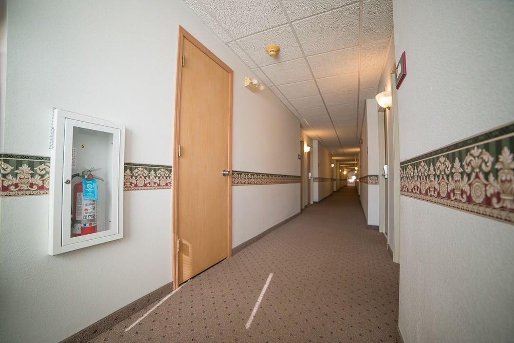 River Valley Inn & Suites 4/37