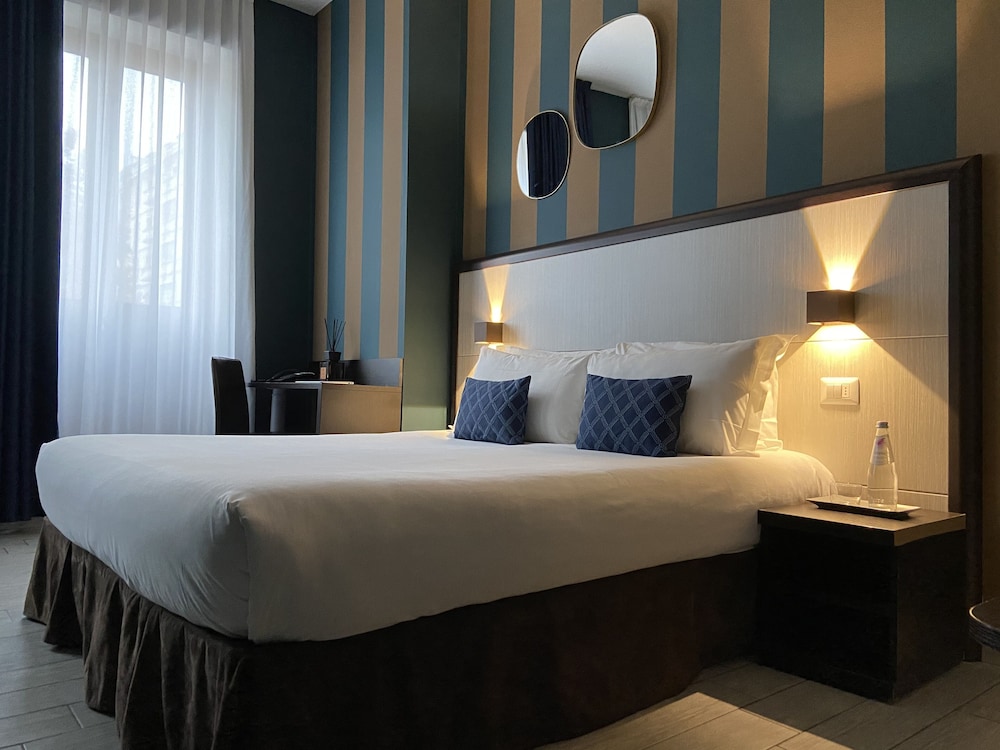 AV Hotel Milano 15/55