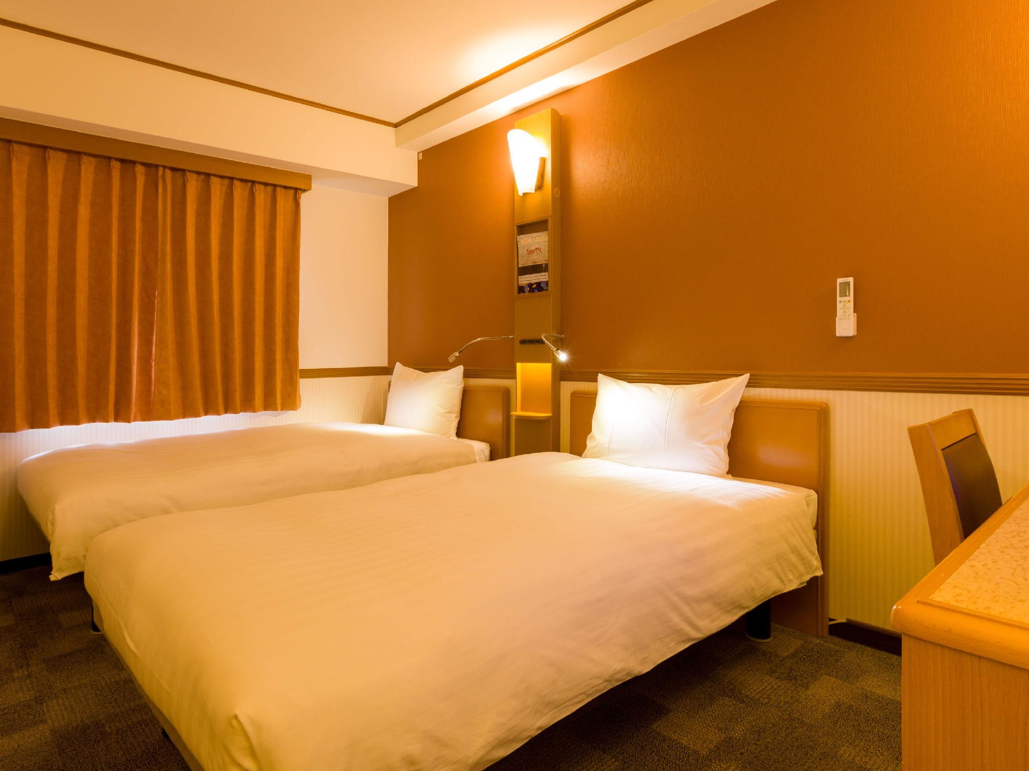 Room, Twin Beds, Electronic Cigarette Only, Smoking