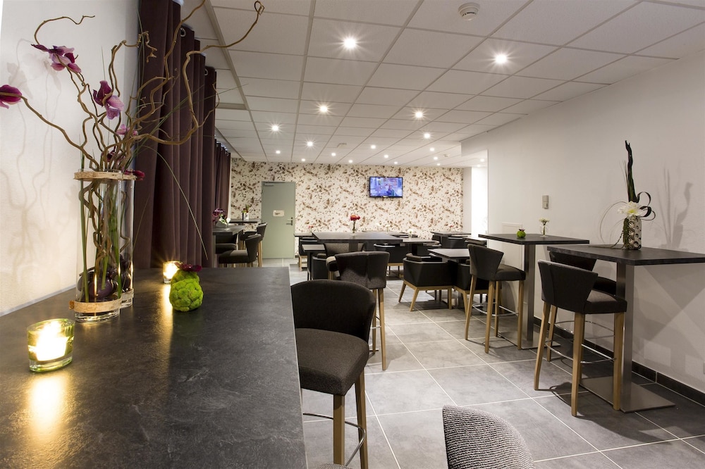 Kyriad Chambery Centre Curial 48/54