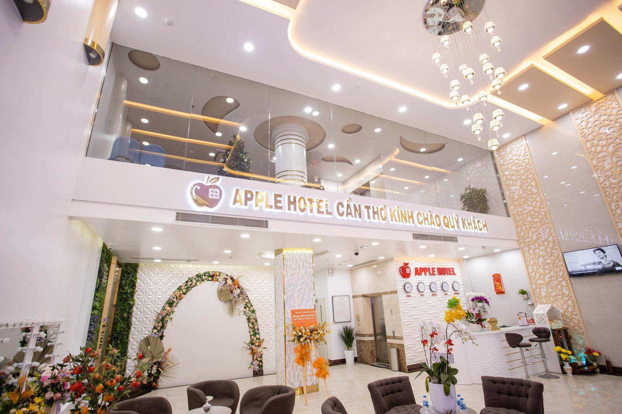 Apple Hotel 3/28