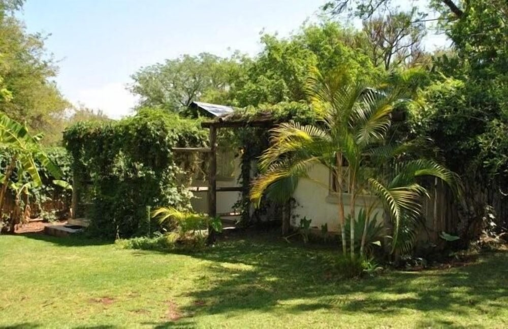 Blue Cottages 16/19