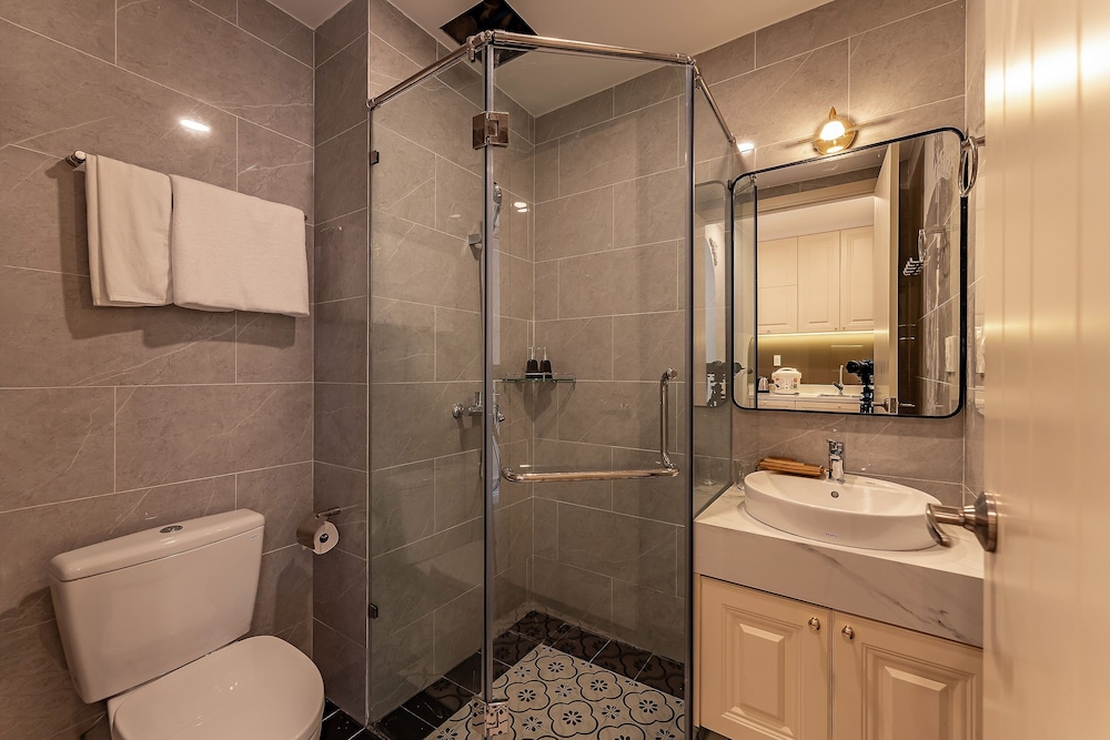 Golden Sun Apartment & Hotel 44/50