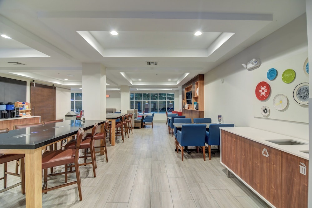 Holiday Inn Express Hotel And Suites Foley 57/75