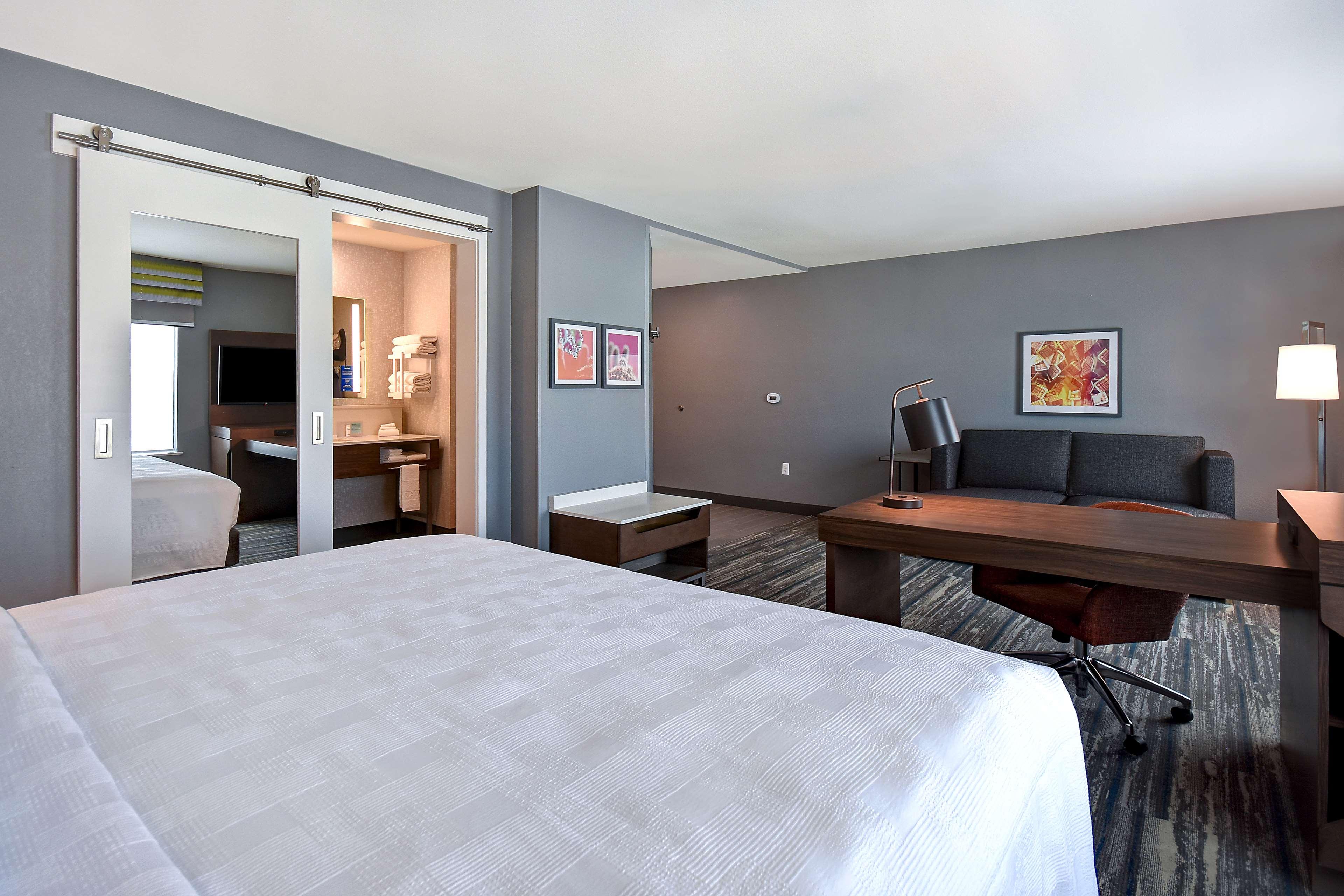 STUDIO, SUITE, KING BED, ACCESSIBLE