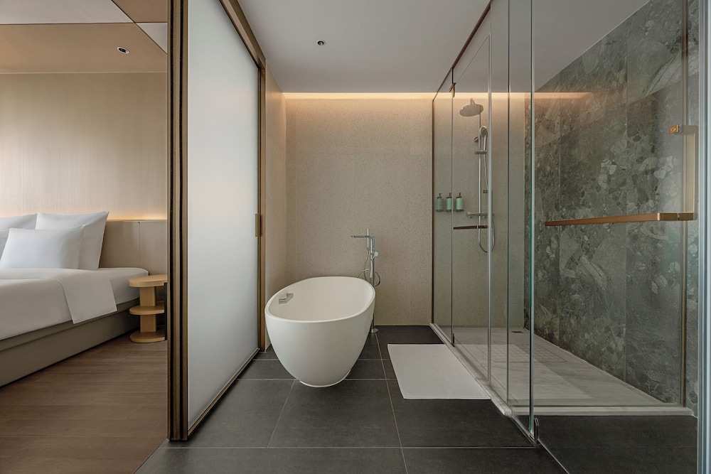 NOVOTEL KUNSHAN EAST 18/20