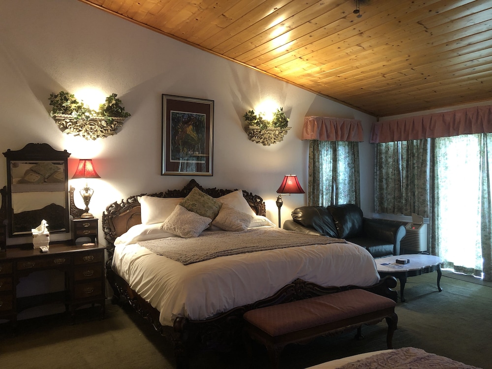 Echo Canyon Manor 55/76