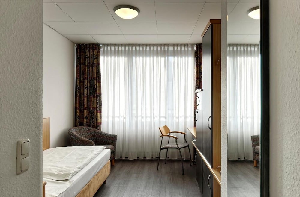 Hotel Opera 30/42