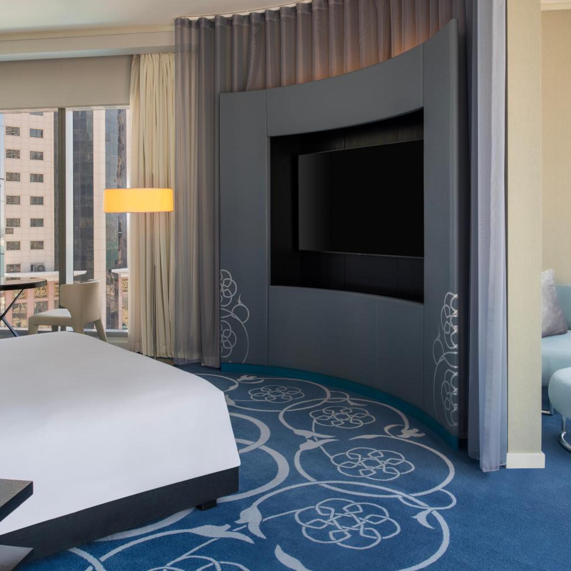 Cool, Suite, King Bed, Sea View, Corner، W Doha 2/3
