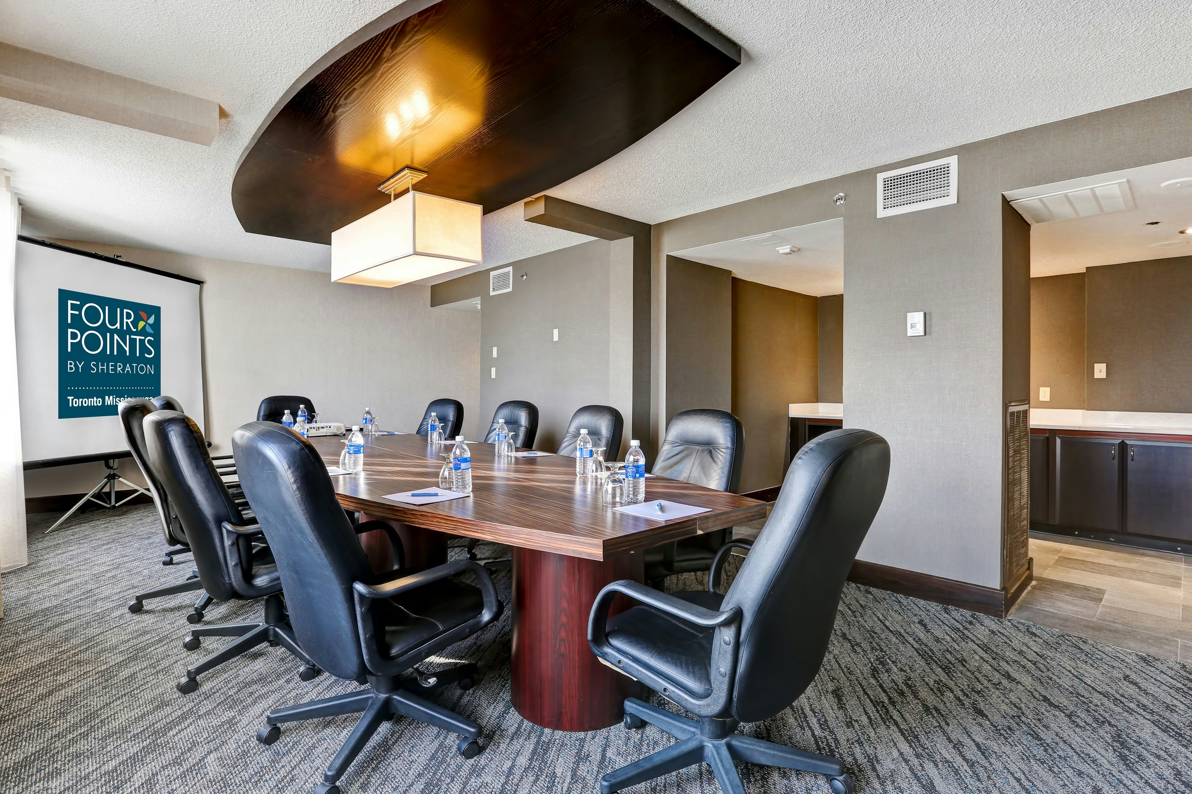 Four Points By Sheraton Toronto Mississauga 14/18