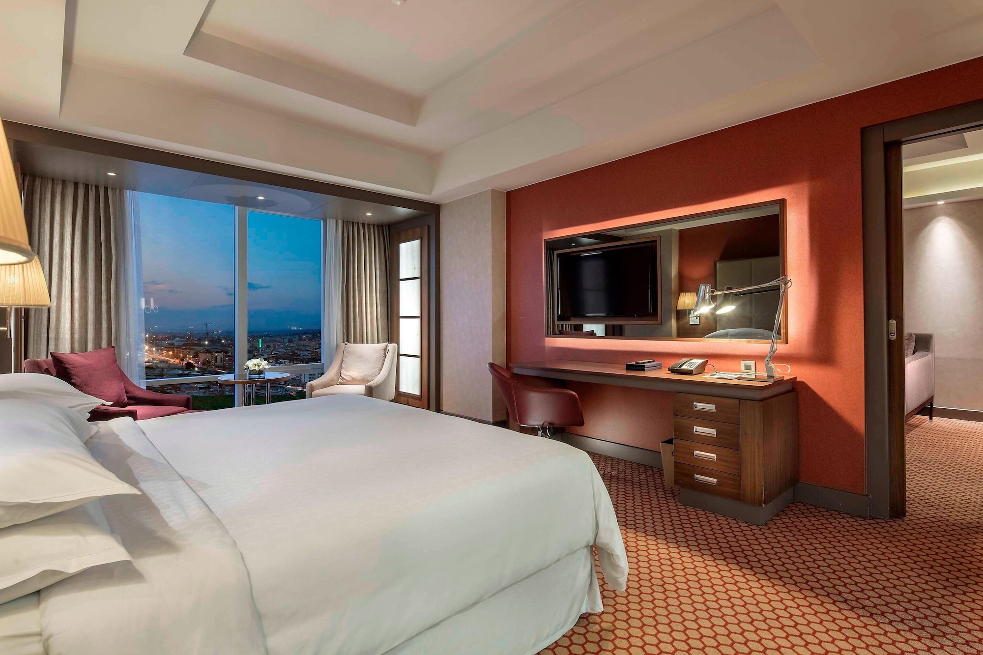 1 BEDROOM, EXECUTIVE, SUITE, CITY VIEW