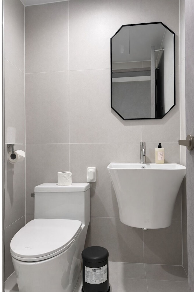 Jeju Slim Hotel 60/61