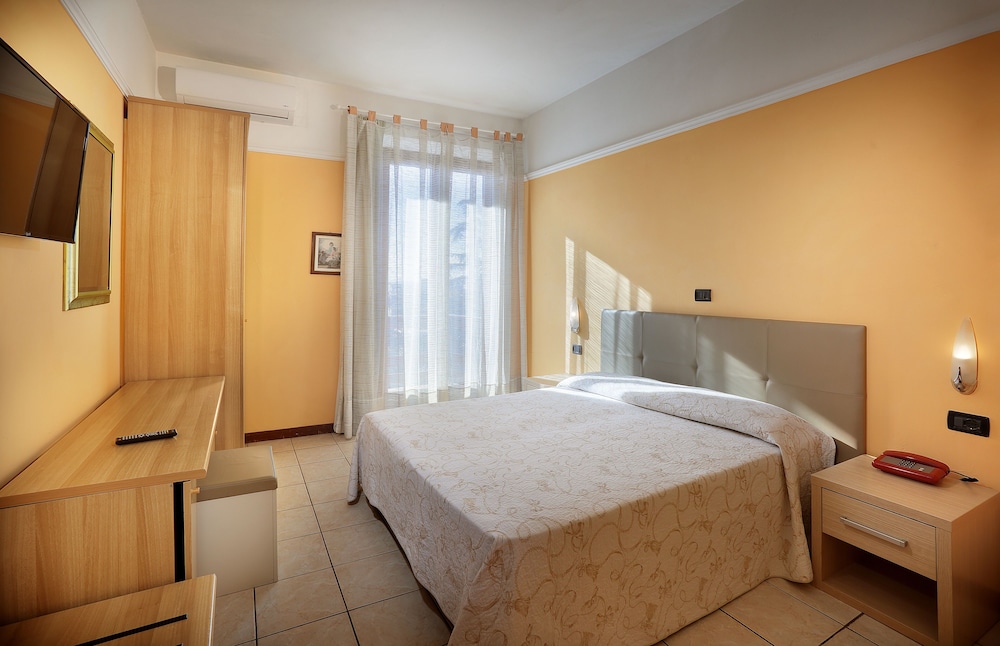 COMFORT, DOUBLE OR TWIN BED