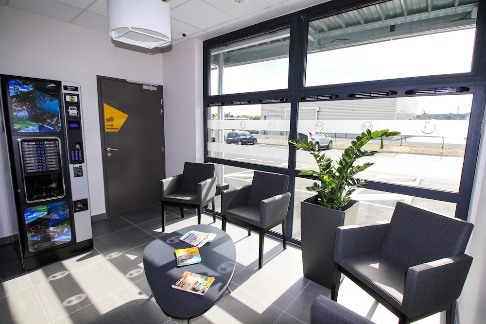 B And B Hotel Montelimar Sud 25/38