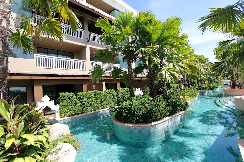 Maikhao Palm Beach Resort 60/65