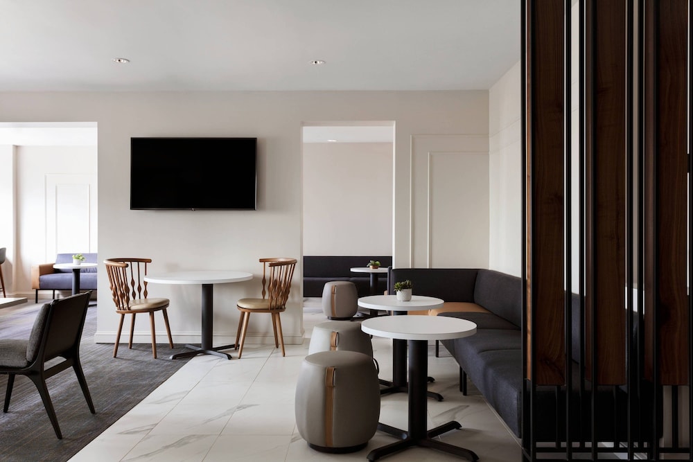 New York Marriott Downtown 38/47