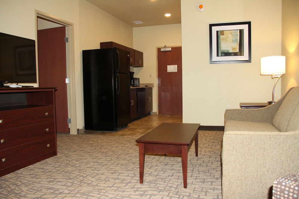 Cobblestone Hotel & Suites - Devils Lake 40/62