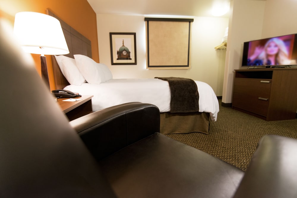 My Place Hotel-Pittsburgh North/Monaca, PA 19/40